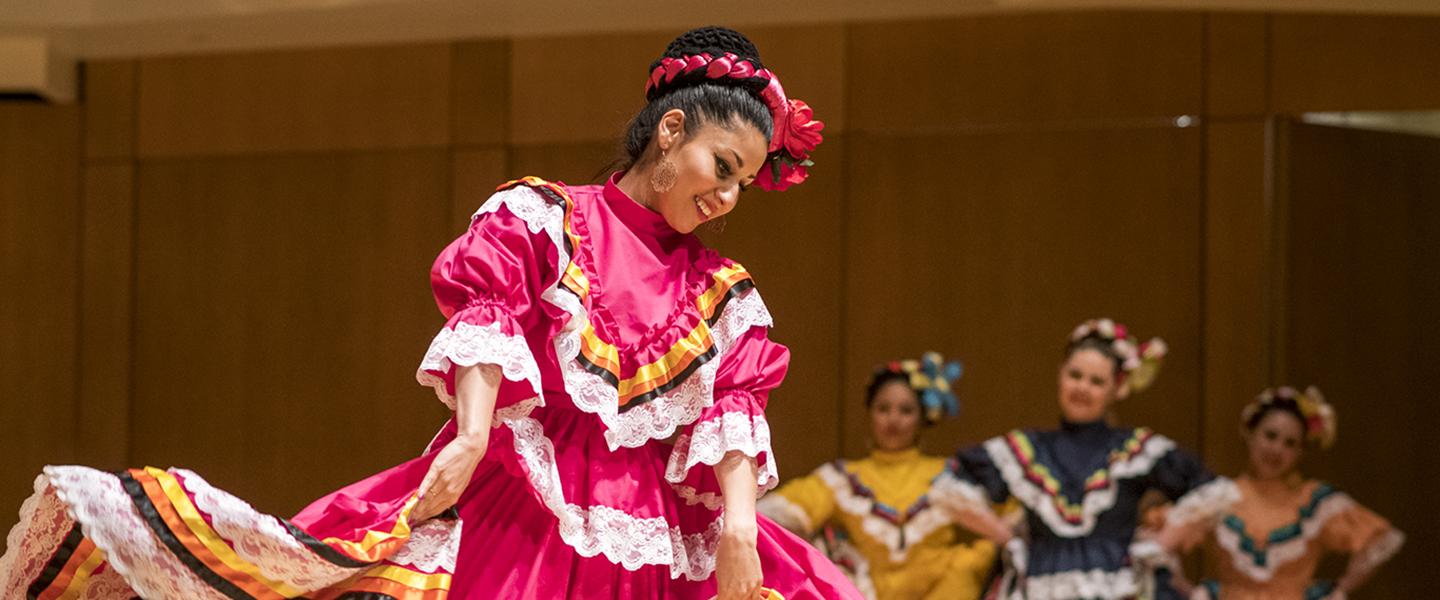 HSI Salud Celebration Dancer